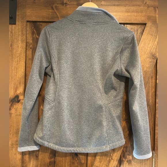 Northface full zip gray fleece with pink zipper, size medium. - Picture 5 of 5